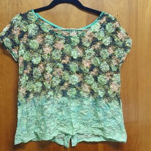 (3 for $15) Floral lace crop top